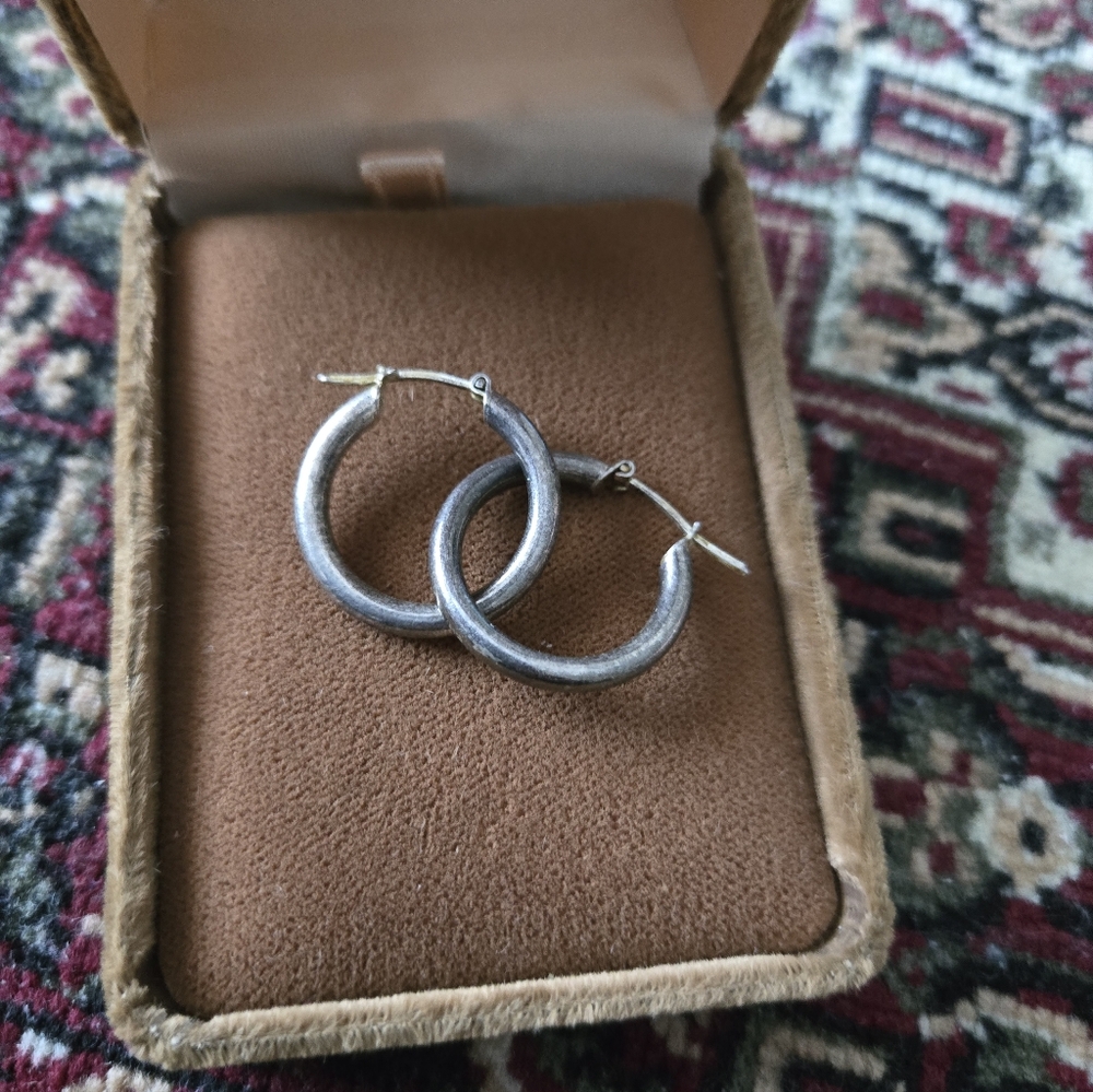 Elegant Silver Sterling  Hoop Earrings